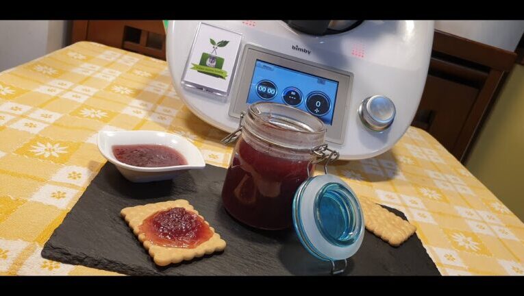Prepara la tua marmellata di uva bianca in pochi minuti con il Bimby