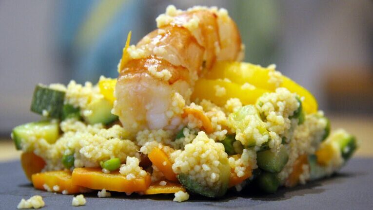 Cous cous delizioso: la ricetta con verdure e gamberetti per un’esplosione di sapori