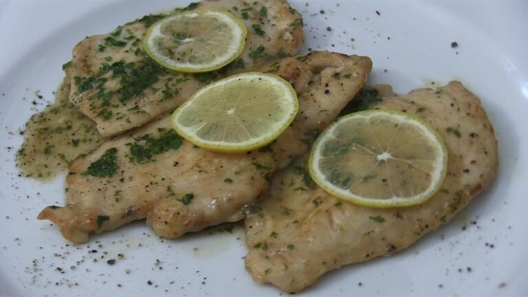Piacere al palato con petto di pollo in padella morbido: la ricetta senza farina!