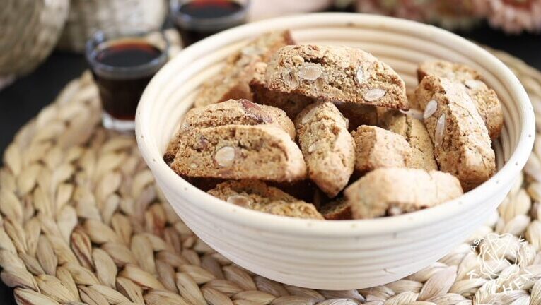 Biscotti quaresimali al gusto della nonna: scopri la sua ricetta segreta!