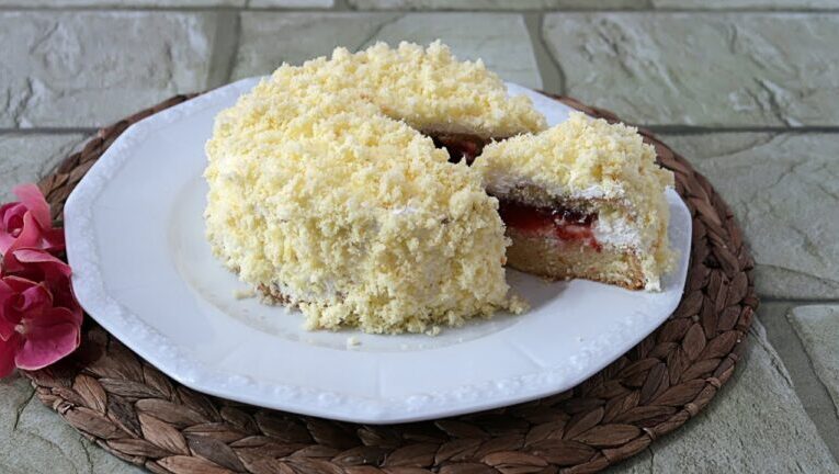 Torta Morbida con Philadelphia e Marmellata: la Dolce Tentazione Che Devi Provare!