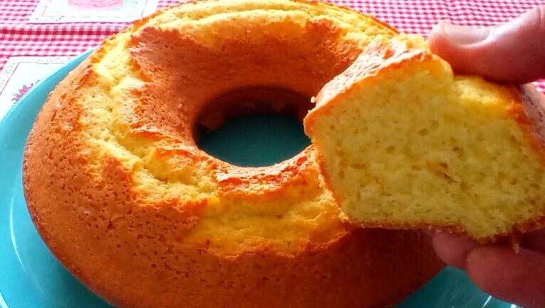 Deliziosa ciambella all’arancia senza burro: la ricetta facile e leggera