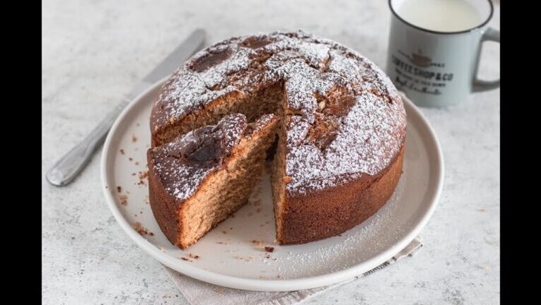 La golosa e sorprendente torta con uova di Pasqua Kinder: una delizia irresistibile!