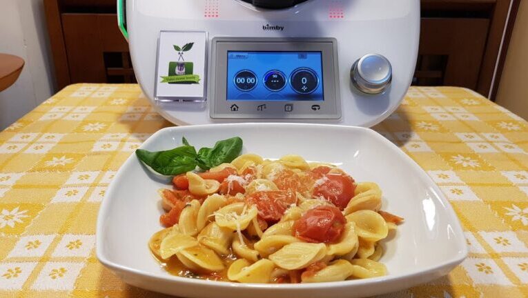 Sugo Pomodoro e Basilico Bimby: Un’autentica delizia in soli 30 minuti!