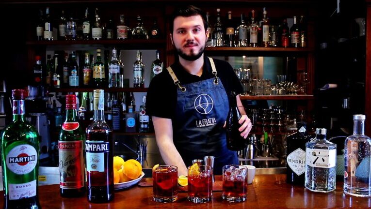 Differenza Negroni VS Americano: Gusto Esplosivo in 70 Caratteri!