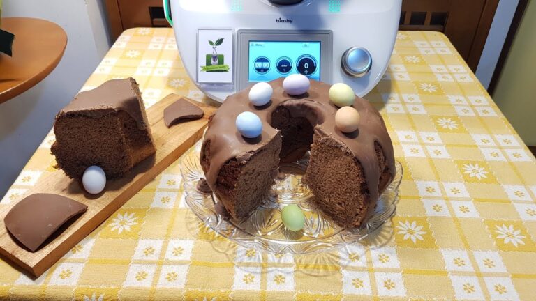 Scopri come trasformare le uova di Pasqua avanzate in una deliziosa torta con il Bimby!