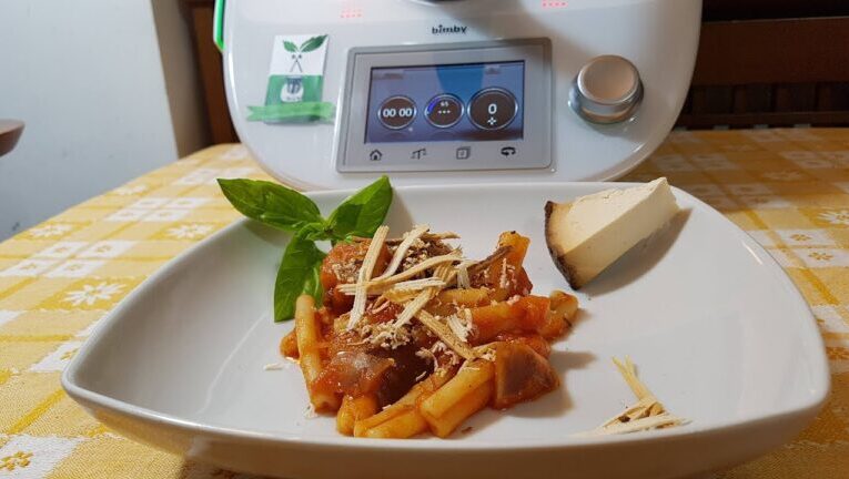 Sugo alla Norma Bimby: la ricetta irresistibile in soli 5 minuti!