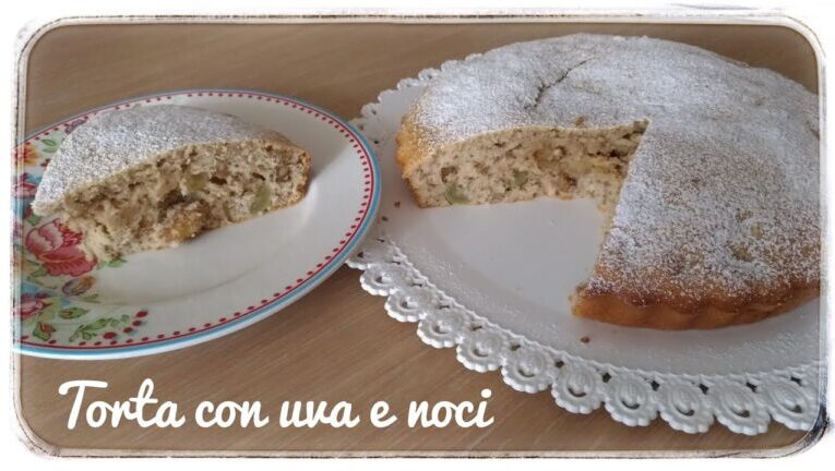 Il perfetto connubio tra dolce e frutta: torta con uva bianca e cioccolato