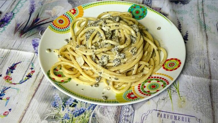 Pasta gourmet: l’incredibile fusione delle uova di lompo e i pomodorini in 30 minuti!