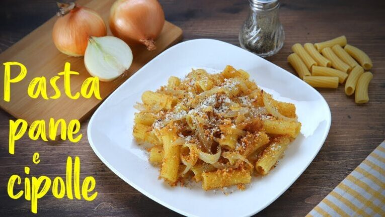 Pasta con cipolla e pangrattato: l’incredibile fusione di sapori in un semplice piatto