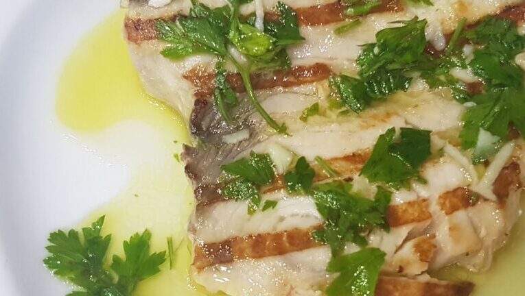Segreto di Gusto: Pesce Spada alla Brace Marinato che Ti Sorprenderà!