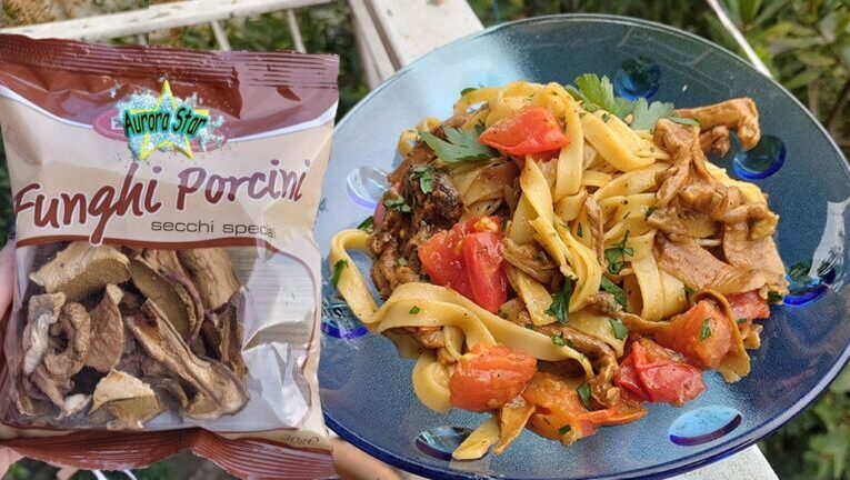 Un connubio gustoso: la pasta con funghi secchi e pomodorini