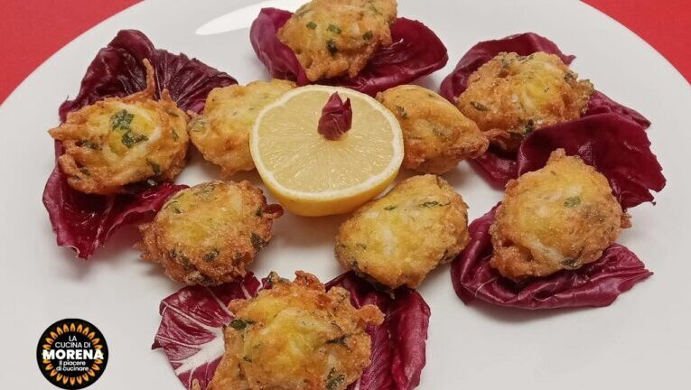 Il bizzarro fascino degli uomini nudi pesce: svelati i segreti di una strana tradizione