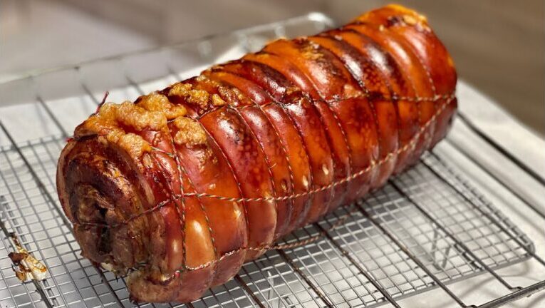 Porchetta al forno: segreti e ricetta per gustare a pezzi la prelibata tradizione