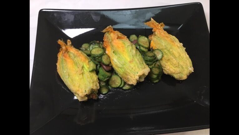 Fiori di zucca ripieni di ricotta: una delizia in padella!