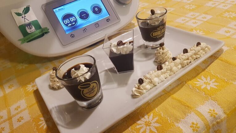 Bimby Dolce al Cucchiaio Veloce: Gustoso Piacere in 70 Secondi