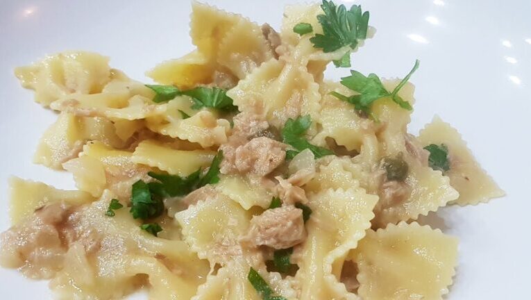 Pasta al tonno cremosa: il segreto per una delizia senza panna!