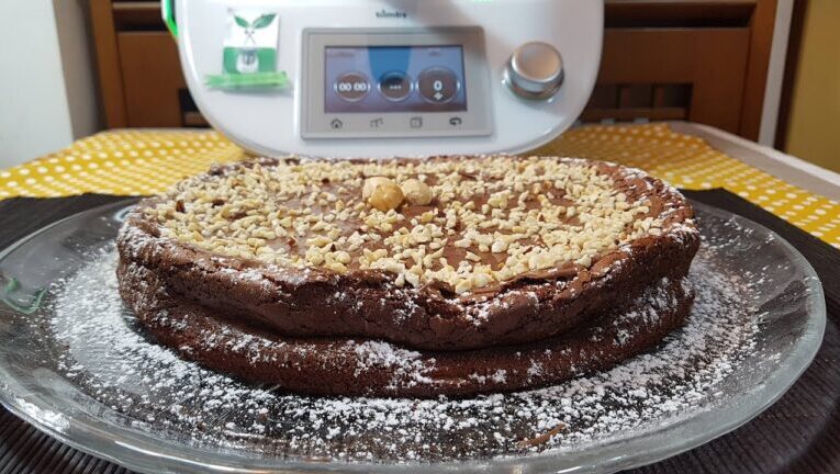 Il segreto della squisita torta furba alla Nutella: semplice e veloce con il Bimby!