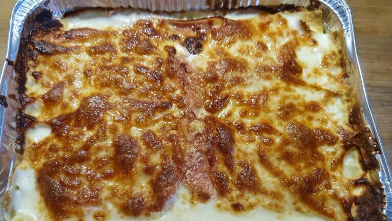 Esplosione di sapori: la deliziosa lasagna bianca con prosciutto cotto e scamorza in 70 minuti!