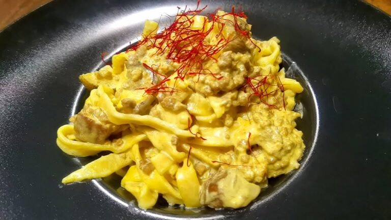 La ricetta del rag&ugrave; bianco: cremoso, goloso e senza panna!