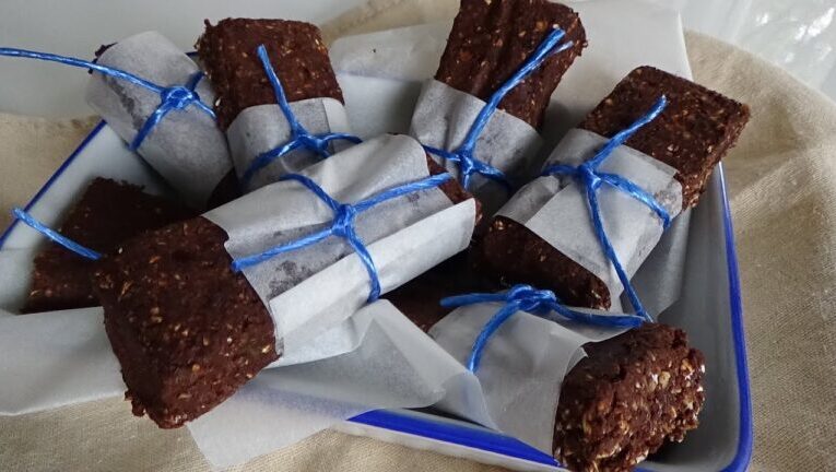 Il segreto delle barrette fiocchi d’avena e cioccolato: gusto irresistibile e salute in un boccone!