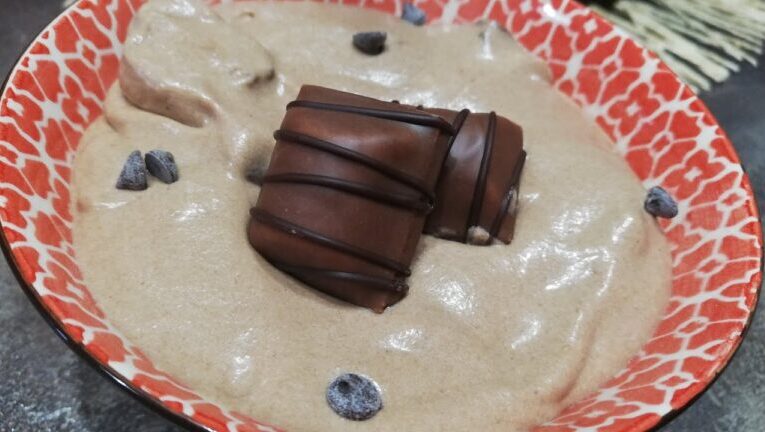 Il segreto della delizia: Scopri la crema Kinder Bueno perfetta per dare un tocco irresistibile alle tue torte!