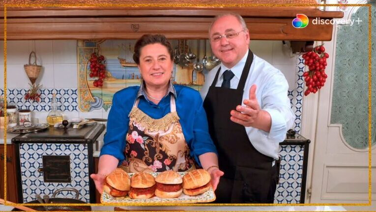 Hamburger alla livornese: un’esplosione di sapori mediterranei in un solo morso!