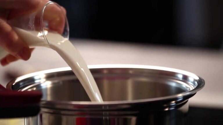 Budino di semolino triestino: il dolce tradizionale che conquister&agrave; il palato in 70 caratteri