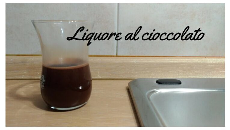 Segreti del Liquore al Cioccolato: La Ricetta Base nel Libro Bimby