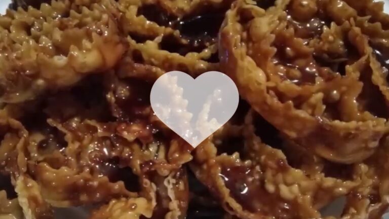 Deliziosi dolci pugliesi: la ricetta delle cartellate con vino cotto!