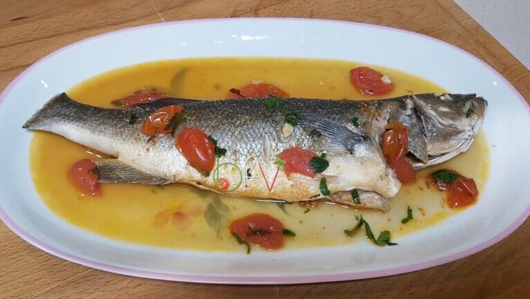 Coccio all’acqua pazza: un’esplosione di sapori del mare in soli 70 caratteri!