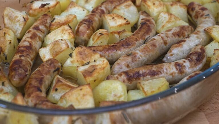 Salsiccia al forno ventilato: scopri il tempo di cottura perfetto in 70 minuti!