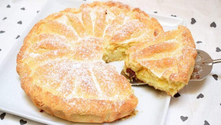 Crostata di Mele e Crema Chantilly: Un’esplosione di dolcezza in ogni morso!