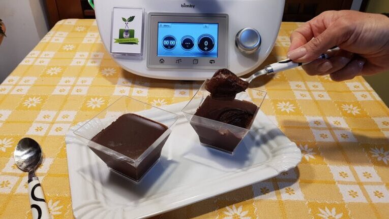 Budino della nonna: la ricetta irresistibile del Bimby in soli 70 caratteri
