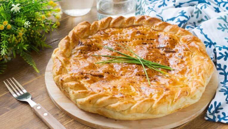 Torta salata al pesce e patate: un connubio irresistibile in un piatto gourmet