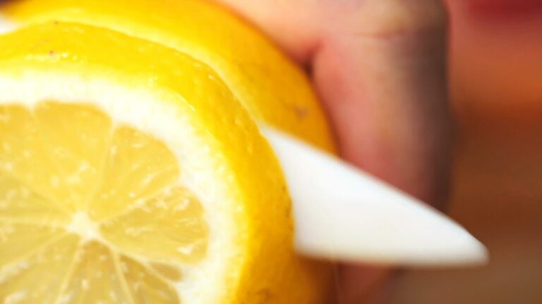 Segreto sorprendente: il limone tagliato a croce rivela il suo potere